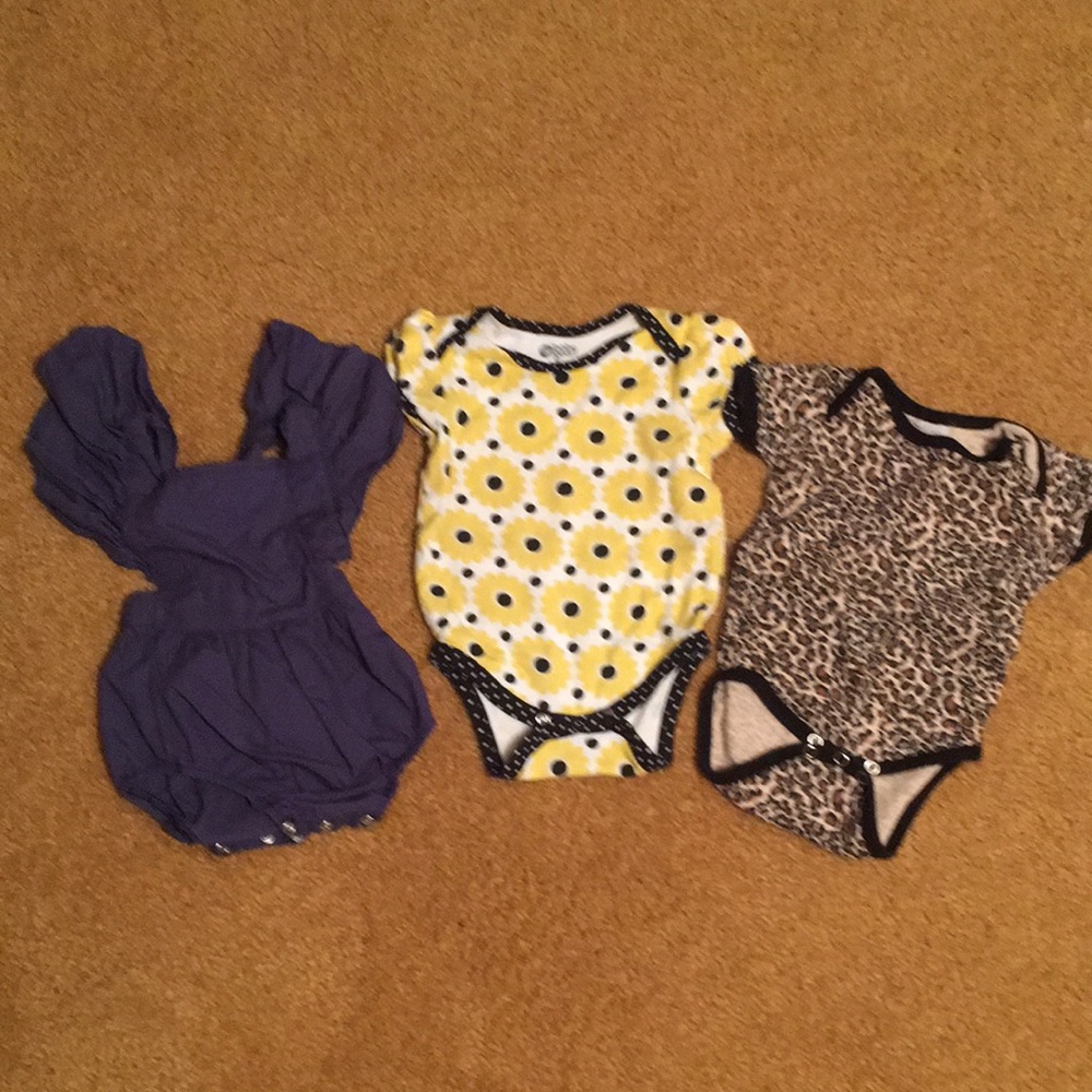 3 onesies size 6-12 months. No stains.